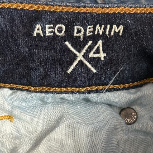 American Eagle 360 Super Stretch Hi-Rise Denim Shorts Distressed Size 2 - Picture 10 of 11